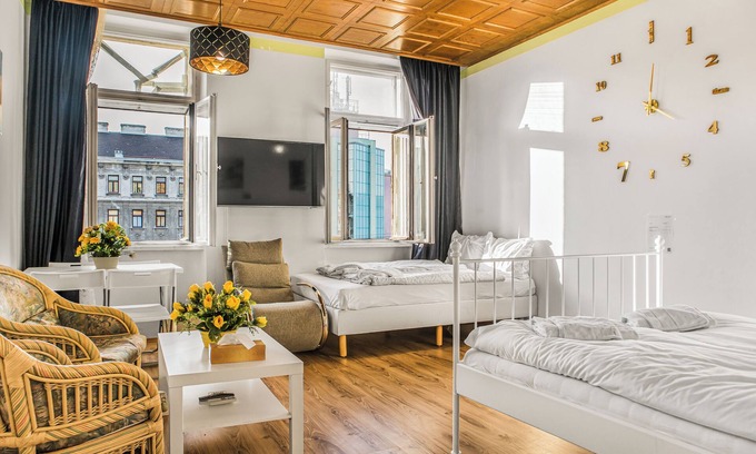 Brigittenau Apartment | Affordable 2BR Apt Near Danube