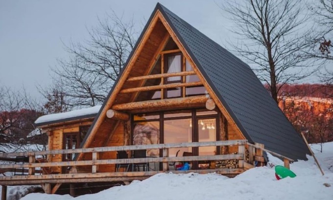 Surdesti Ski Chalet | Aframehouse