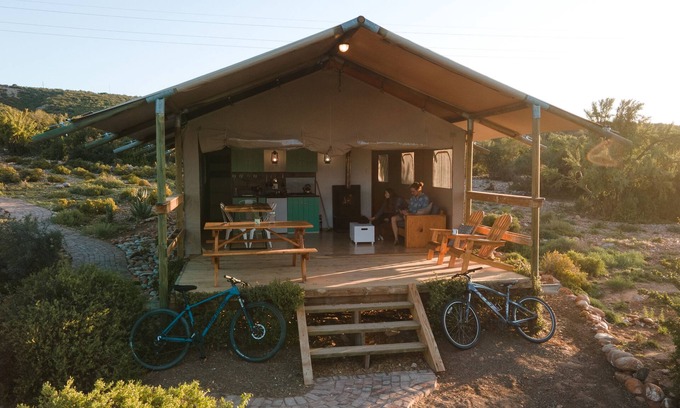 Oudtshoorn Cabin | AfriCamps Klein Karoo