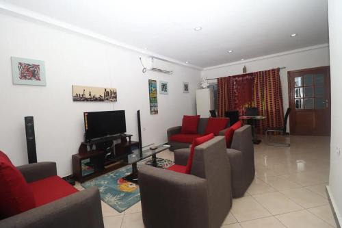 Kribi Apartment | AfriqPnB RV Villa 3 Chambres avec Piscine