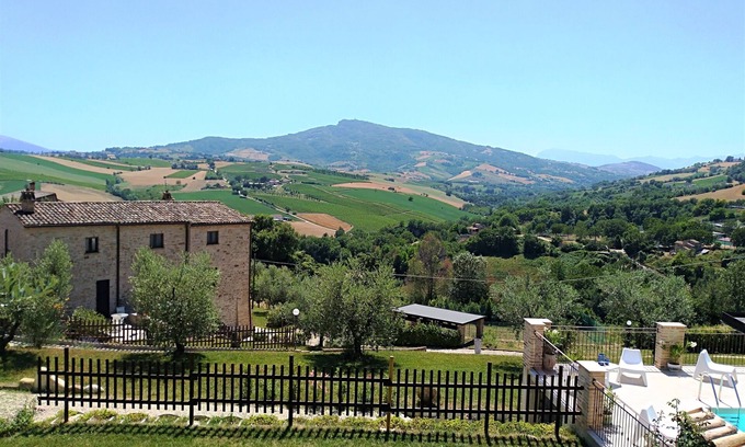 Montalto delle Marche Apartment | Agriturismo Il Vecchio Acero - GIRASOLE APARTMENT