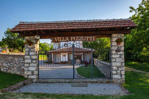 Devetaki House | Agriturismo Пицути