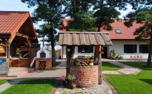 gmina Kramsk Bed & Breakfast | Agroturystyka Zagroda Borowo