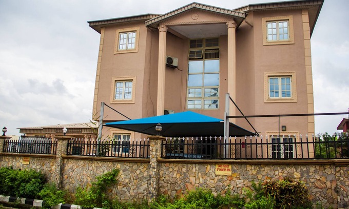 Igbobi Hotel | Ahi Residence