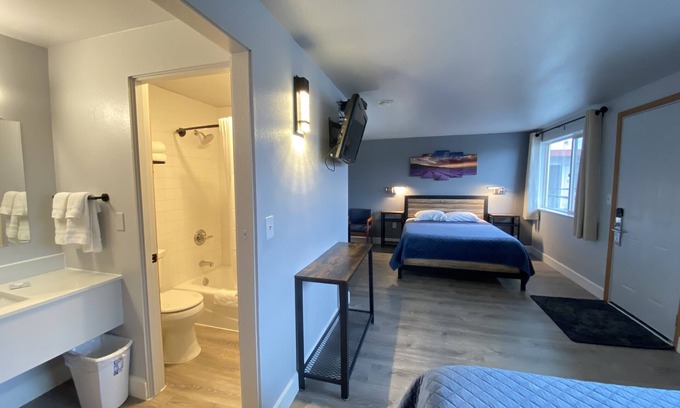 Port Angeles Hotel | Aircrest Motel