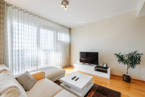 Kesklinn Apartment | AirHome - Old Town View 2