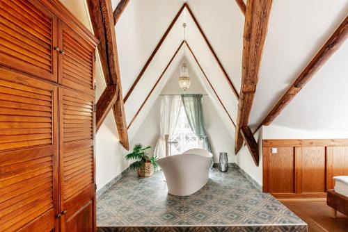 Kalamaja Apartment | AirHome - Owl's Nest