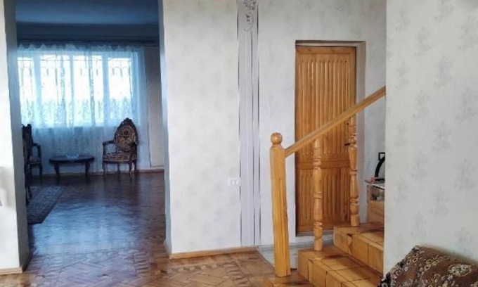 Oshakan House | Airport to Echmiadzin Guest House