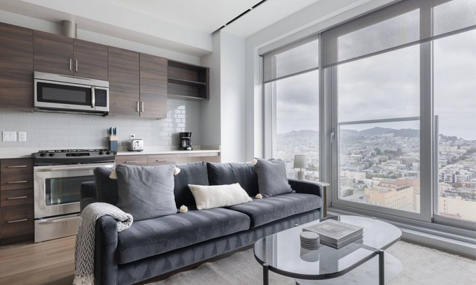 Civic Center Apartment | Airy Soma 1BR w/Pool, Yoga & Spa, nr Station & Bars, by Blueground