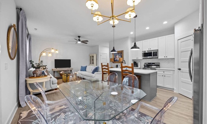 Haw River House | Airy & Stylish New Duplex | Central Stay