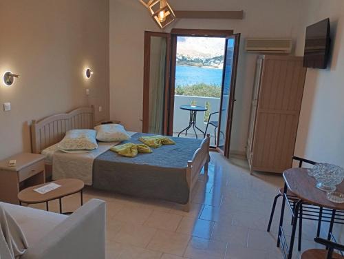 Drymonas Apartment | Akrogiali Rooms & Studios