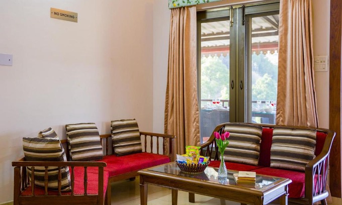 Kasauli Villa | Alaya Stays 5 BHK Sukhmani Cottage With Picturesque Balconies, Garden & Views