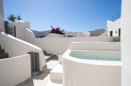 Pyrgos Hotel | Alaya Suites
