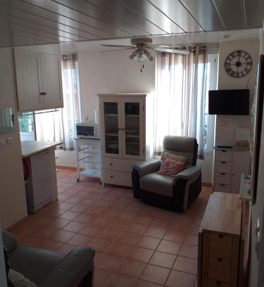 Salses-le-Chateau Apartment | ALBASUD - Appartement meublé avec terrasse - Salses le Chateau 66
