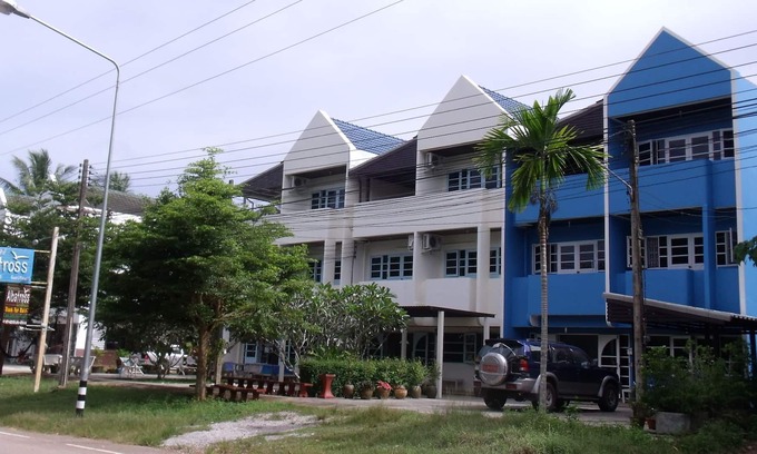 Saphli Hotel | Albatross Guesthouse Thungwualaen Beach