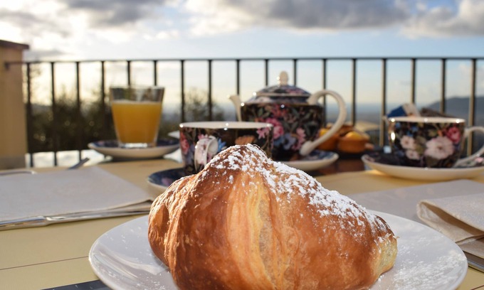 Fosdinovo Hotel | Albergo la Castellana