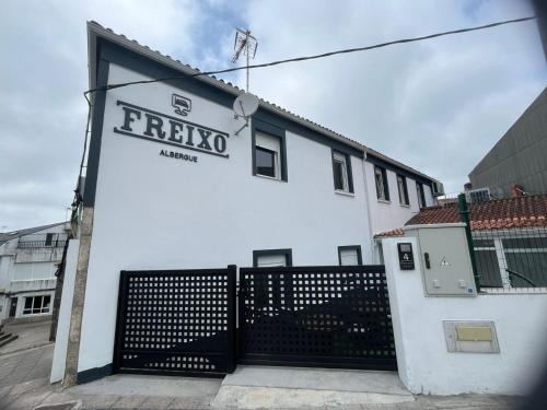 Palas de Rei Hostel | Albergue Freixo