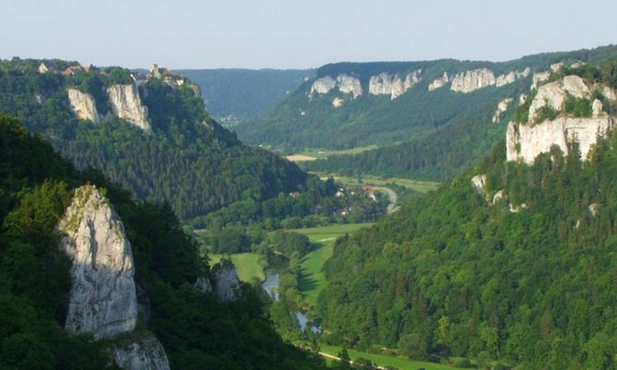 Fridingen an der Donau Apartment | Albzimmer with shower and toilet