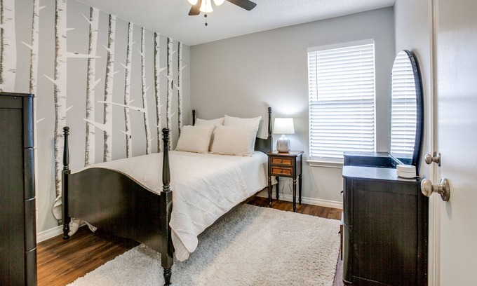 Allen House | ALD Pet-friendly home with large backyard in Allen