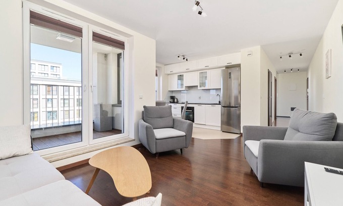 Fabryczna Apartment | Aleja Architektow Apartments by Renters