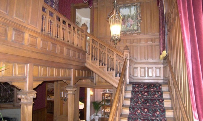Winona Bed & Breakfast | Alexander Mansion Bed and Breakfast