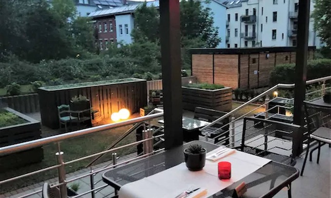 Sonnenberg Hotel | Alexxanders Restaurant & Bordinghouse