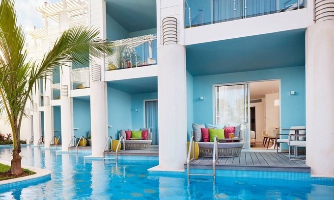 Orange Bay Apartment | ALL-INCLUSIVE Oceanfront Swim-Up Suite with Panoramic Terrace