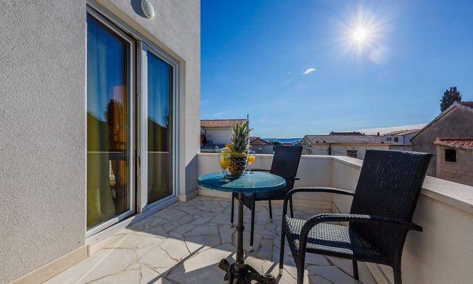 Kastela Bed & Breakfast | All Saints B&B Kastela