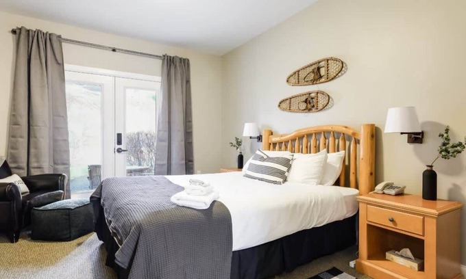 Calabogie Condo | All Season Ski in/out Chalet at Calabogie Peaks