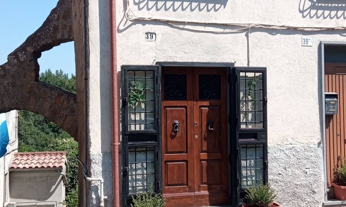 Bagnoregio House | Alloggio Turistico di Patrizia ,a Pochi Passi dal Borgo di Civita