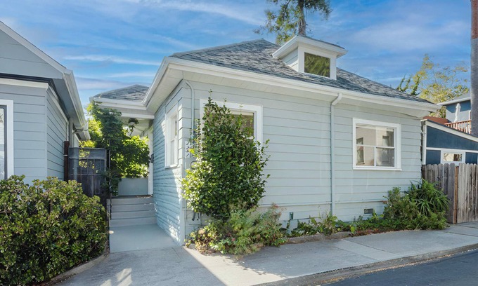 Mosswood House | Allura Oakland Your Private Sanctuary in the City