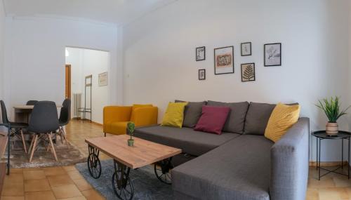 Thissio Apartment | Alluring 2BR apartment in Thiseio