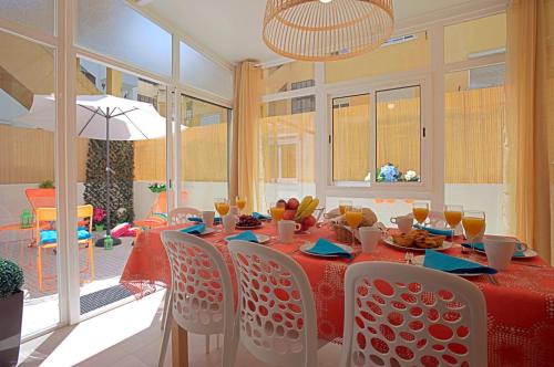 Alto do Pina Apartment | ALM- Spacious. Sunny. Patio. Quiet area. FAST WIFI