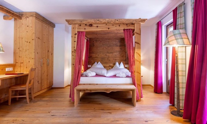 Haus House | "Alm-Suite" with bathtub, shower, WC (from 7 nights) - Nature and wellness hotel