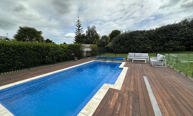 Waiuku House | Almost Coastal - Pool & Hot Tub