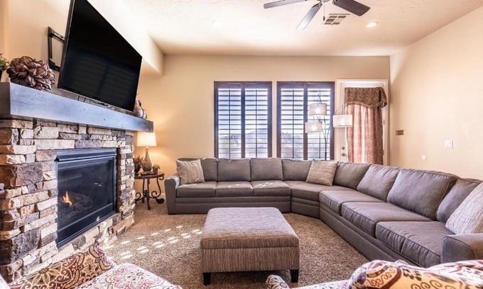 Washington House | Almost Heaven High Speed Fiber!