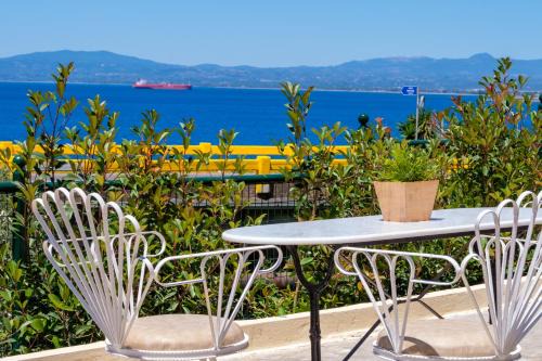 Paralia Vergas Apartment | Almyros Aktis mountain and sea apartment