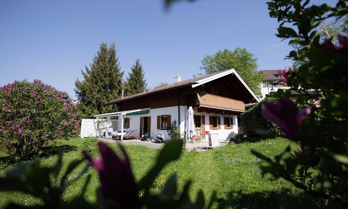 Gmain House | Alpenchalet Bad Reichenhall, 190 qm, 3 bedrooms, 3 floors, big gardenarea