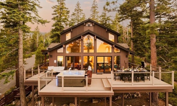 Meeks Bay Ski Chalet | Alpenglow Aerie | StayLuxe Rubicon