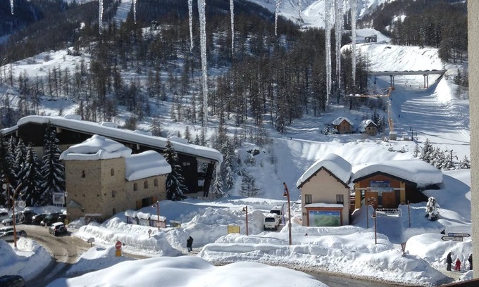 Saint-Etienne-de-Tinee Apartment | ALPES DU SUD DUPLEX WITH THREE BEDROOMS, Two bathrooms. Parking ss