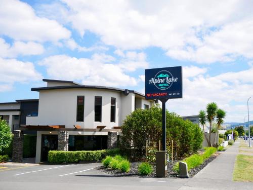 Taupo Hotel | Alpine Lake Motel