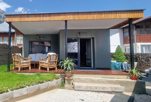 Busteni House | Alpine Yard Nest Busteni