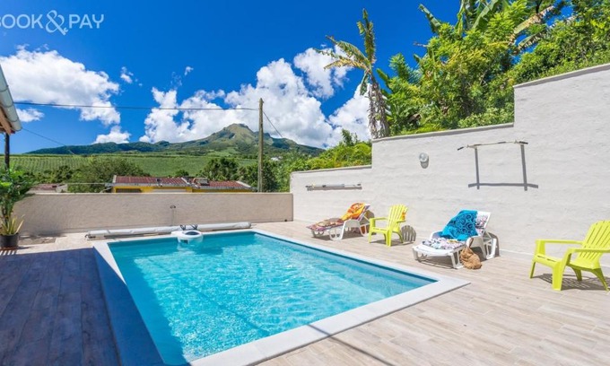 Saint-Pierre Apartment | Alpinia - Appt avec piscine partagée