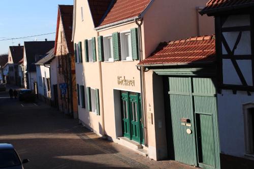 Erbes-Budesheim Apartment | Alte Backstube - Ferienwohnung & Appartement