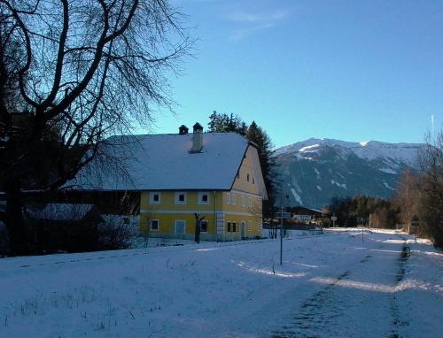 Mariapfarr Apartment | Alter WIrt First Floor Apartment