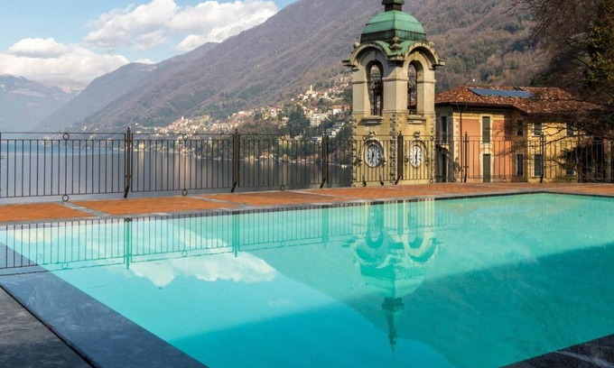 Riva Apartment | ALTIDO Amazing View Apt for 6 with Communal Pool