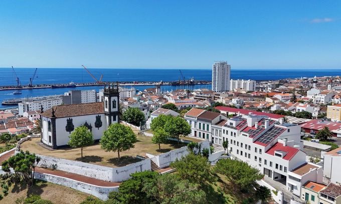 Ponta Delgada Apartment | Alto do Forte