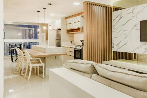 Tabuleiro dos Oliveiras Apartment | Alto Padrão em Itapema, 8min a pé até o Mar FN8750