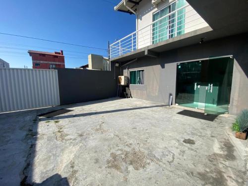 Meia Praia Bed & Breakfast | Aluguel por Temporada 140m da Praia em Navegantes-SC