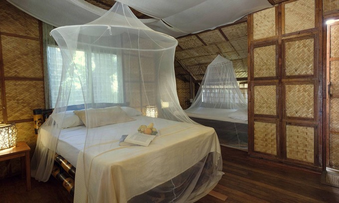 Abra de Ilog Resort | AMAMI BEACH RESORT, native style 20mt from the seashore